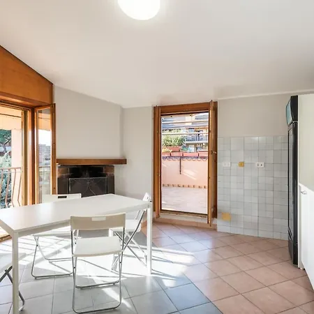 Travelershome Ciampino&morena Πανσιόν *
