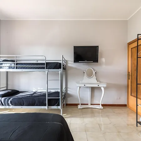 Πανσιόν Travelershome Ciampino&morena *