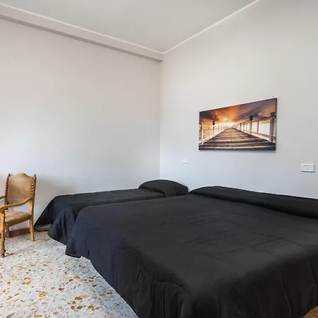 Travelershome Ciampino&morena Πανσιόν *